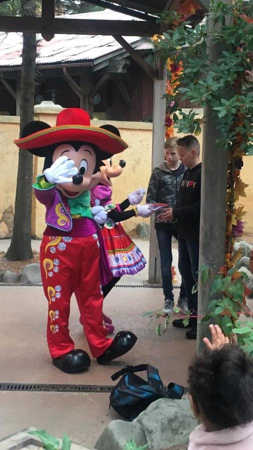 F&B'S Garden 10 Min Disneyland Paris Montry Bagian luar foto